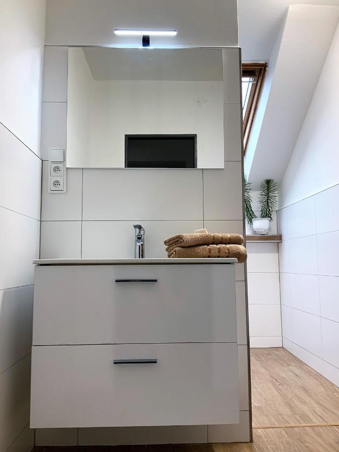 Apartman V Podkrovi Hostinné Buitenkant foto